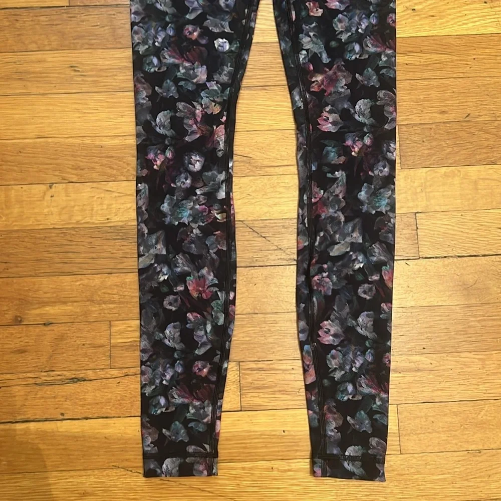 Lululemon Wunder Under High-Rise 28” Tight in Floral, size 2 - Picture 6 of 12